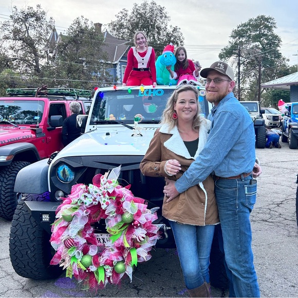 Meet your Posher, Candi - Picture 2 of 3